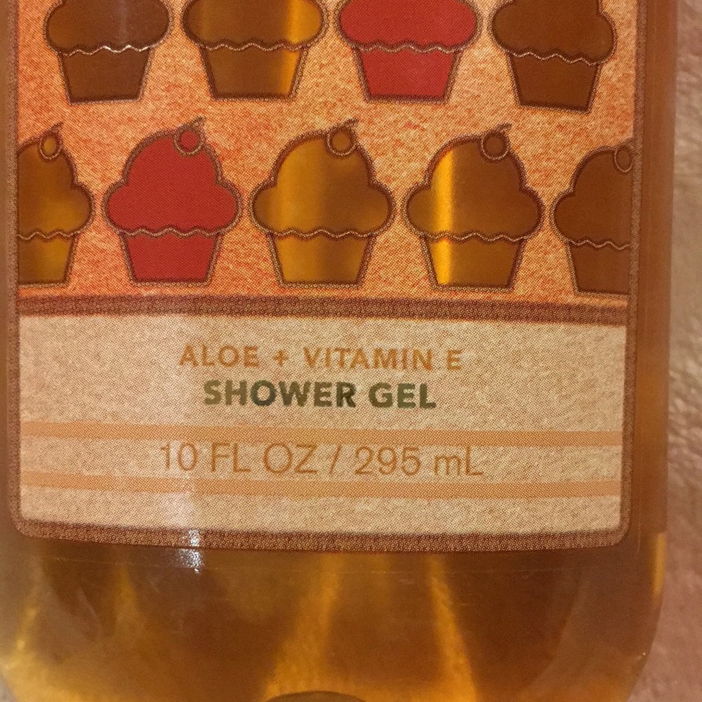 Bath & Body Works Scented Pumpkin Cupcake Shower gel 10oz NWT with Aloe & Vit E - Picture 14 of 15